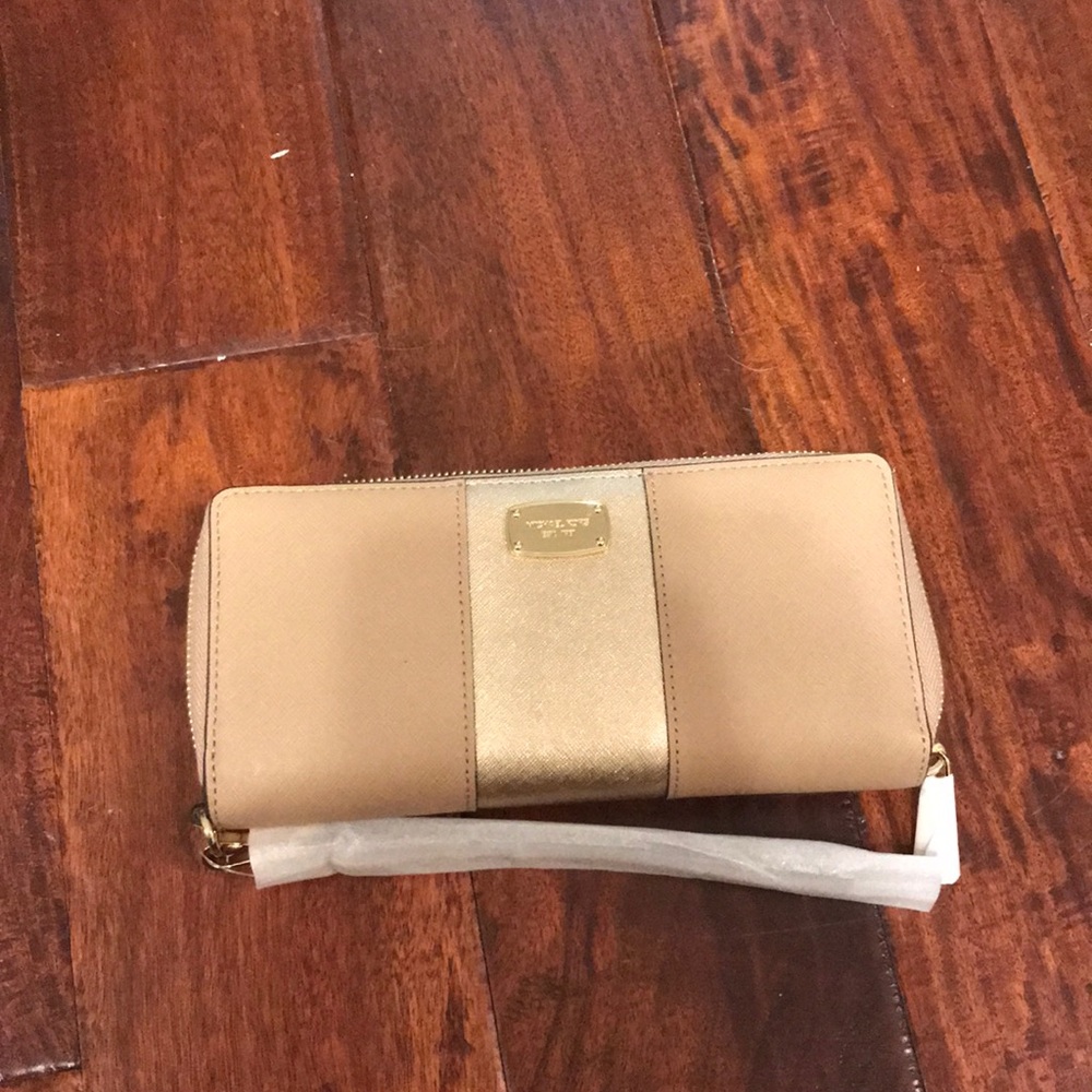 Micheal Kors Wallet